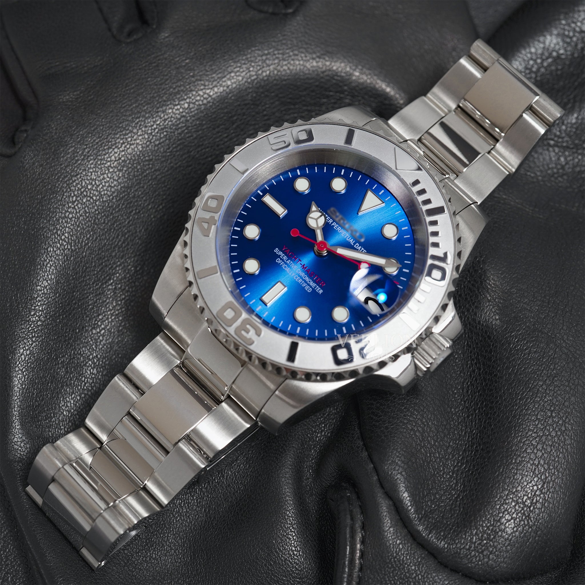Blue Azure Yachts – Mod Watch