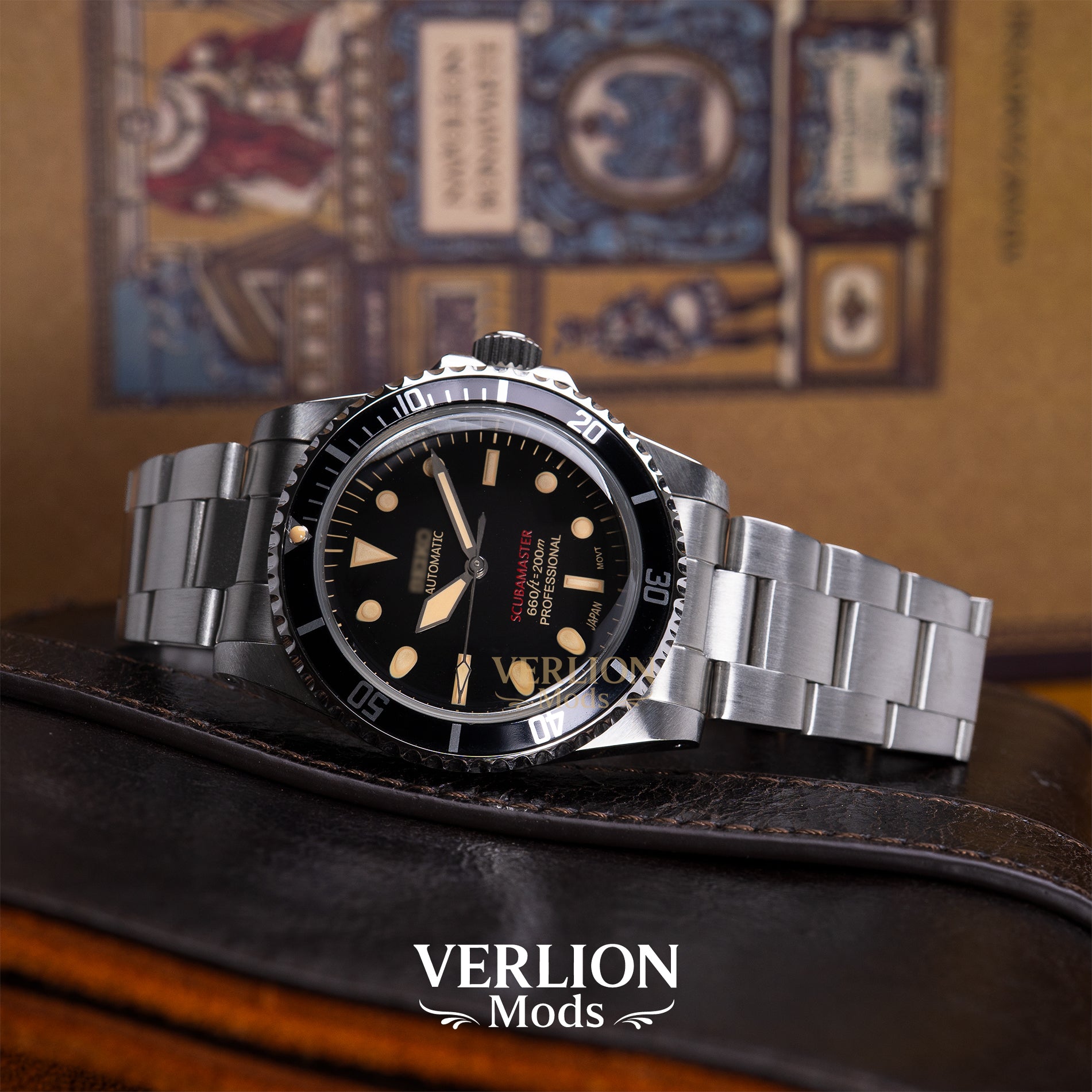 Scubamaster Vintage Redline Edition lume photo in low light, Verlion Mods