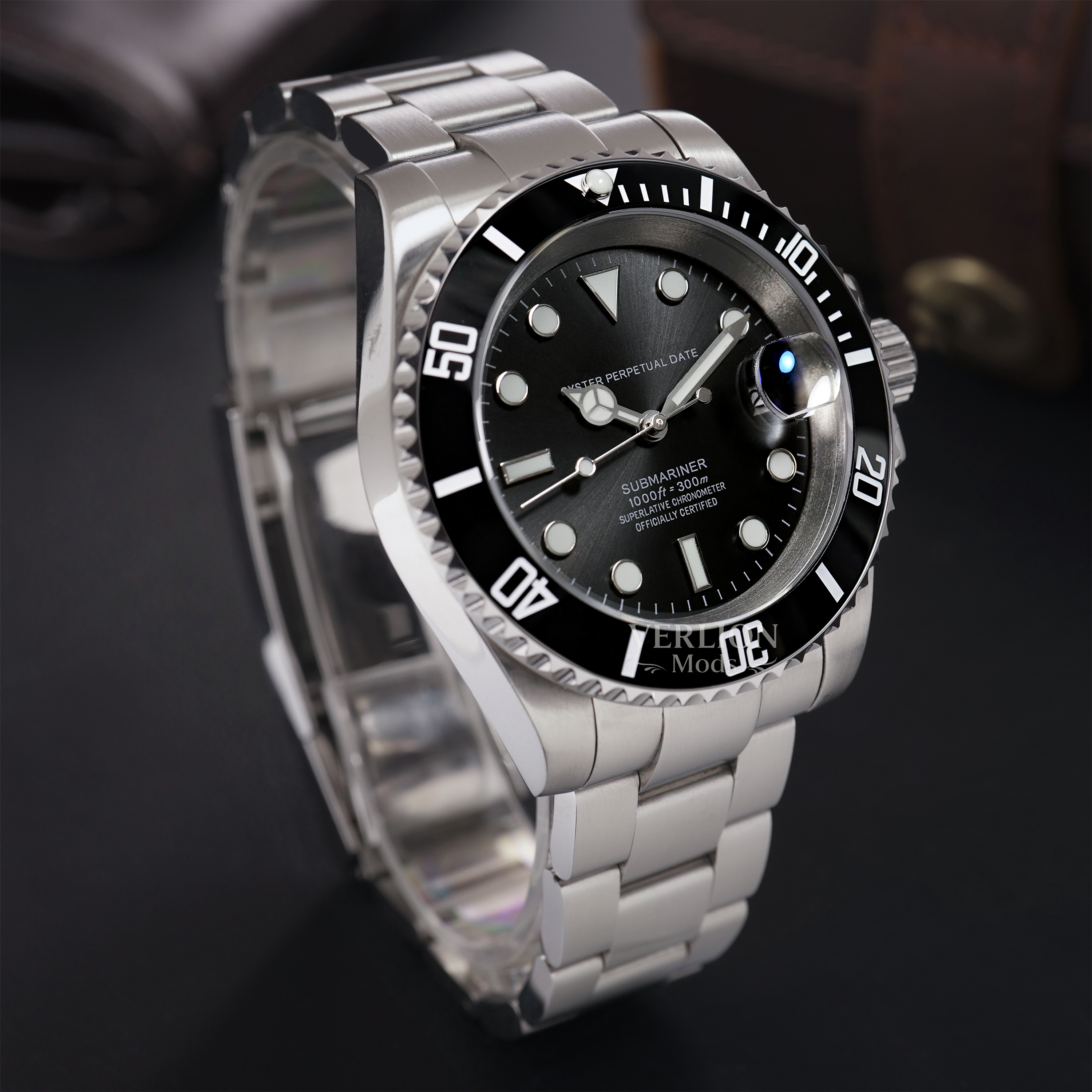 Black Diver 40 automatic dive watch