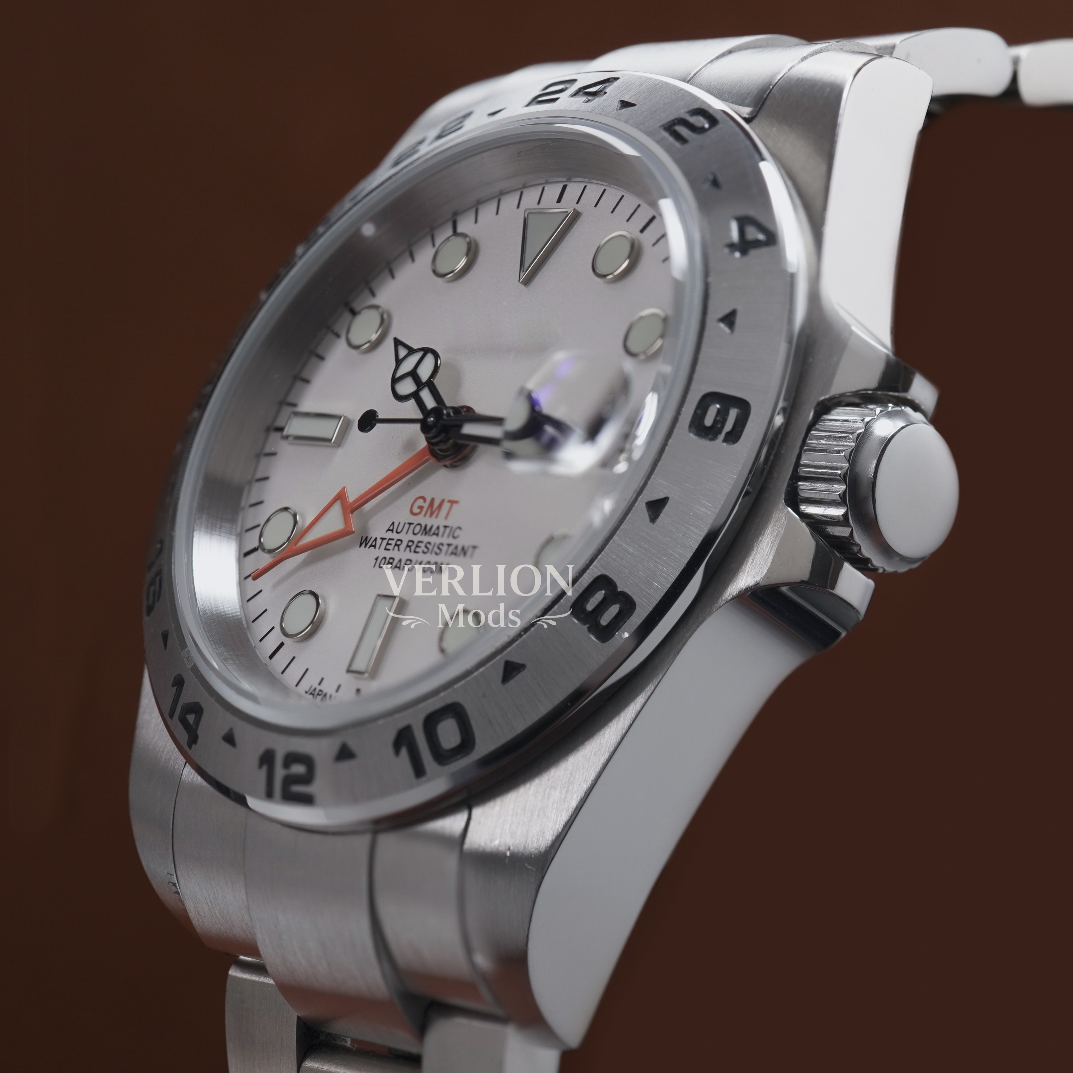 Voyager GMT Vintage dual-time automatic watch