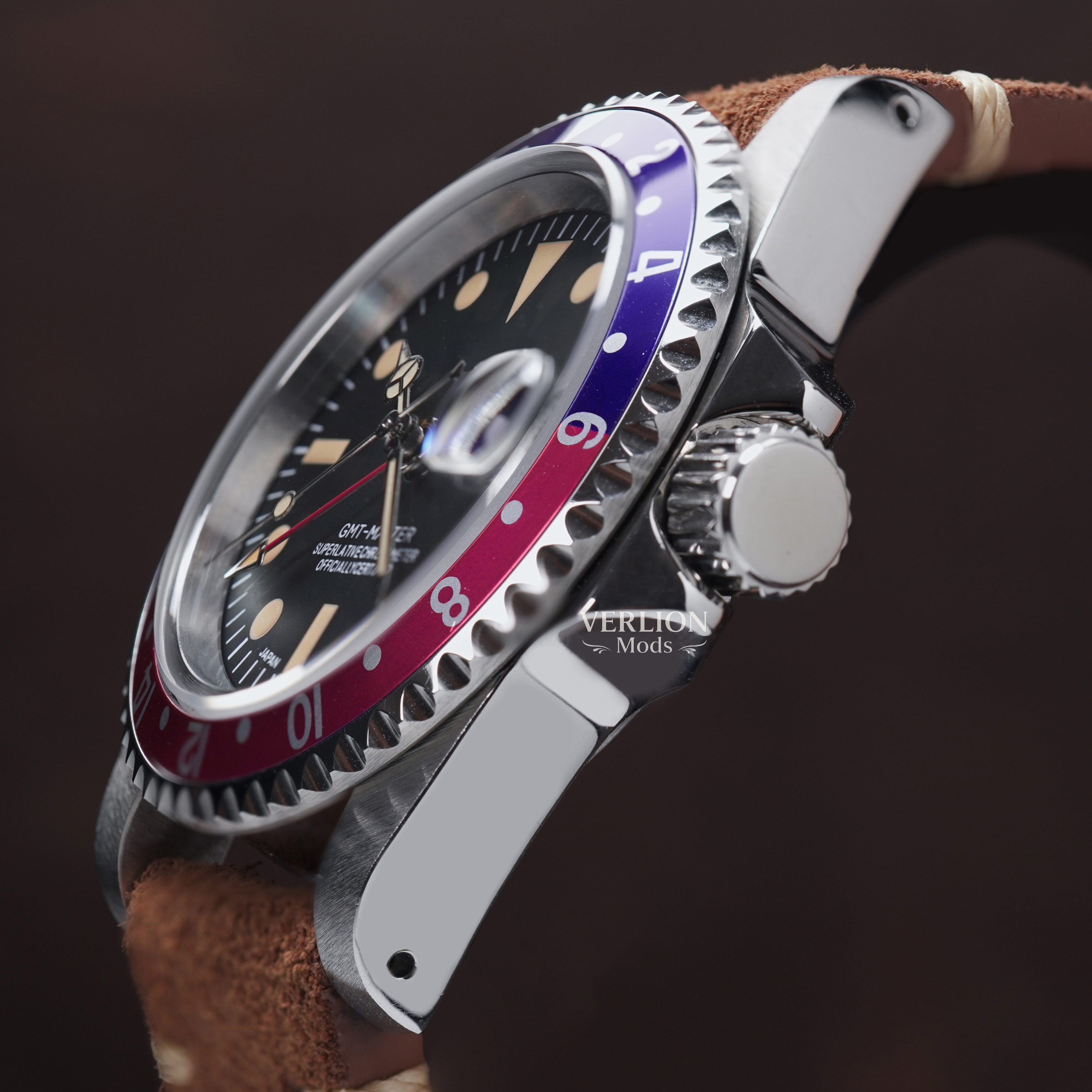 Red Blue Vintage Traveler GMT