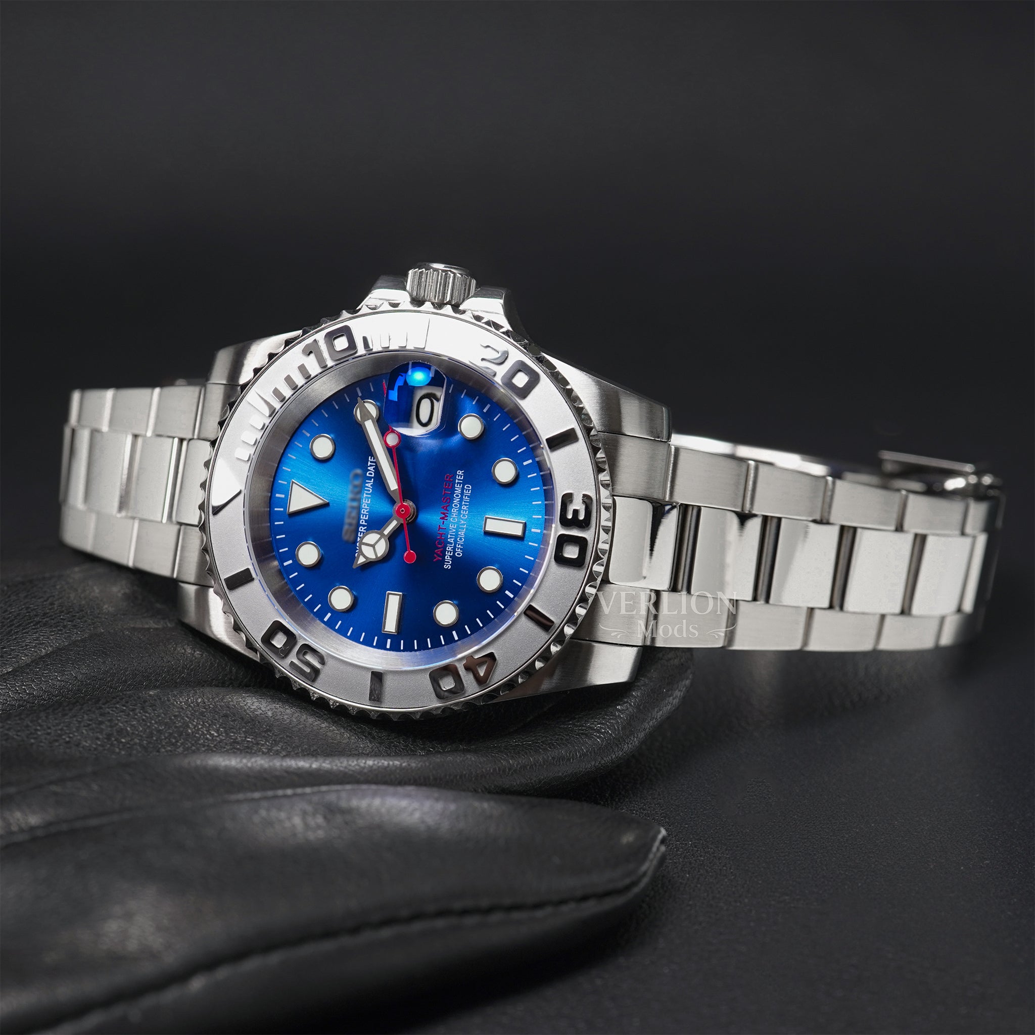 Blue Azure Yachts – Mod Watch