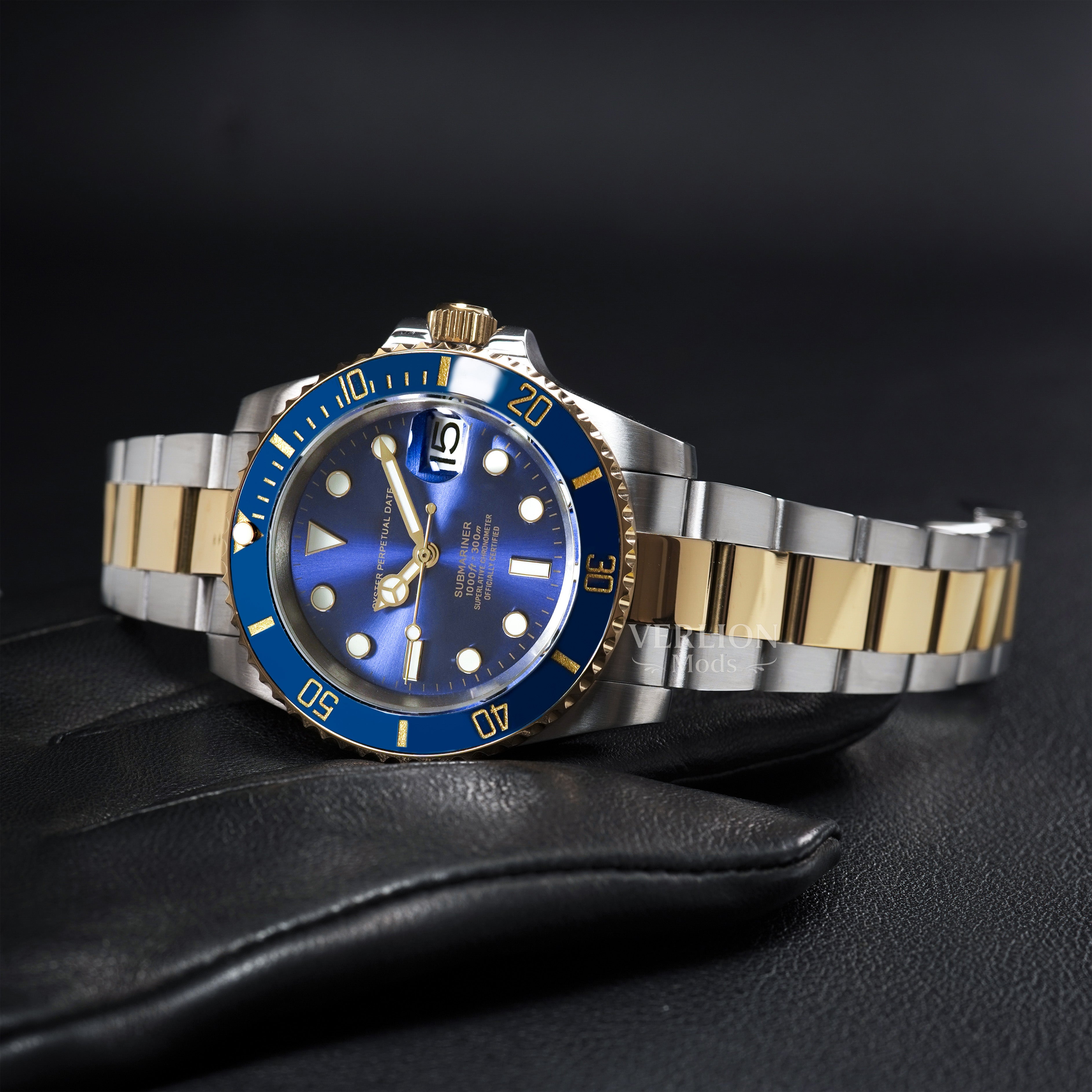 Blue Two-Tone Diver 40