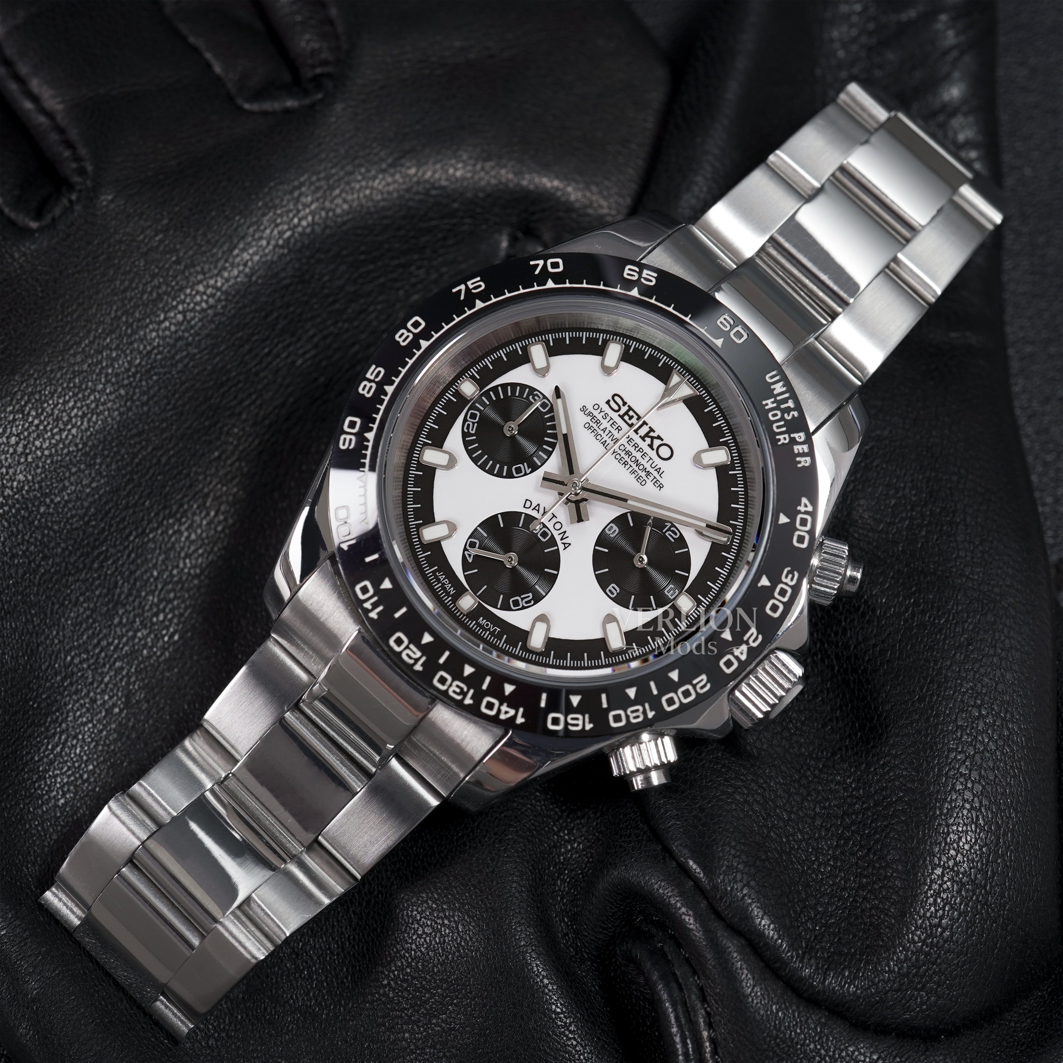 Black White Panda Daytona – Mod Watch