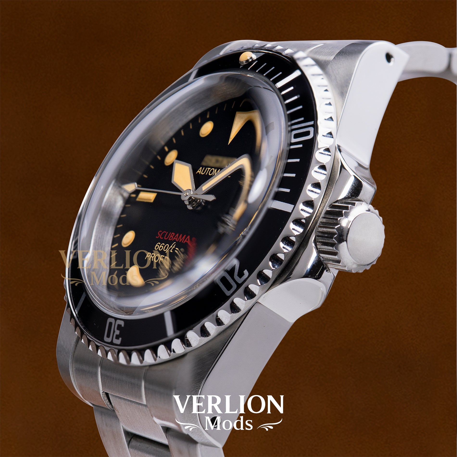 Scubamaster Vintage Redline Edition signed screw-down crown close-up, Verlion Mods