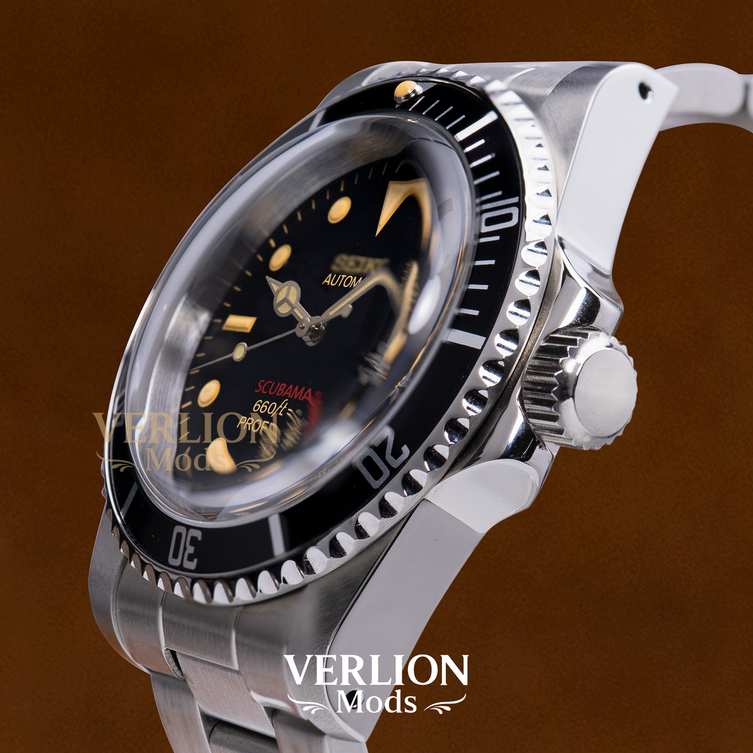 Scubamaster Vintage Redline Mercedes Edition lume photo showing luminous Mercedes hand, Verlion Mods
